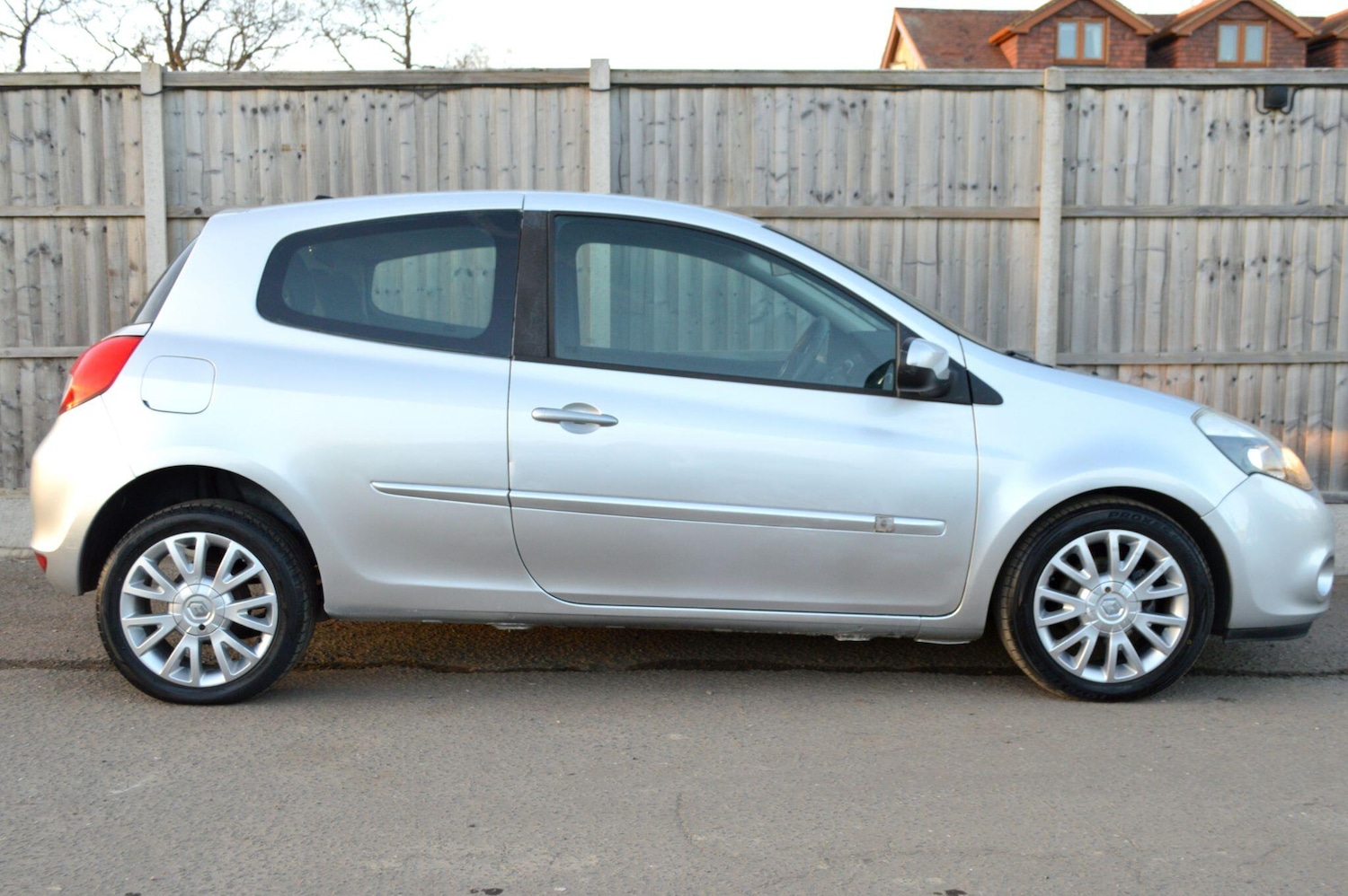 Used Renault Clio 2011 for sale - 77081409: Photo 21