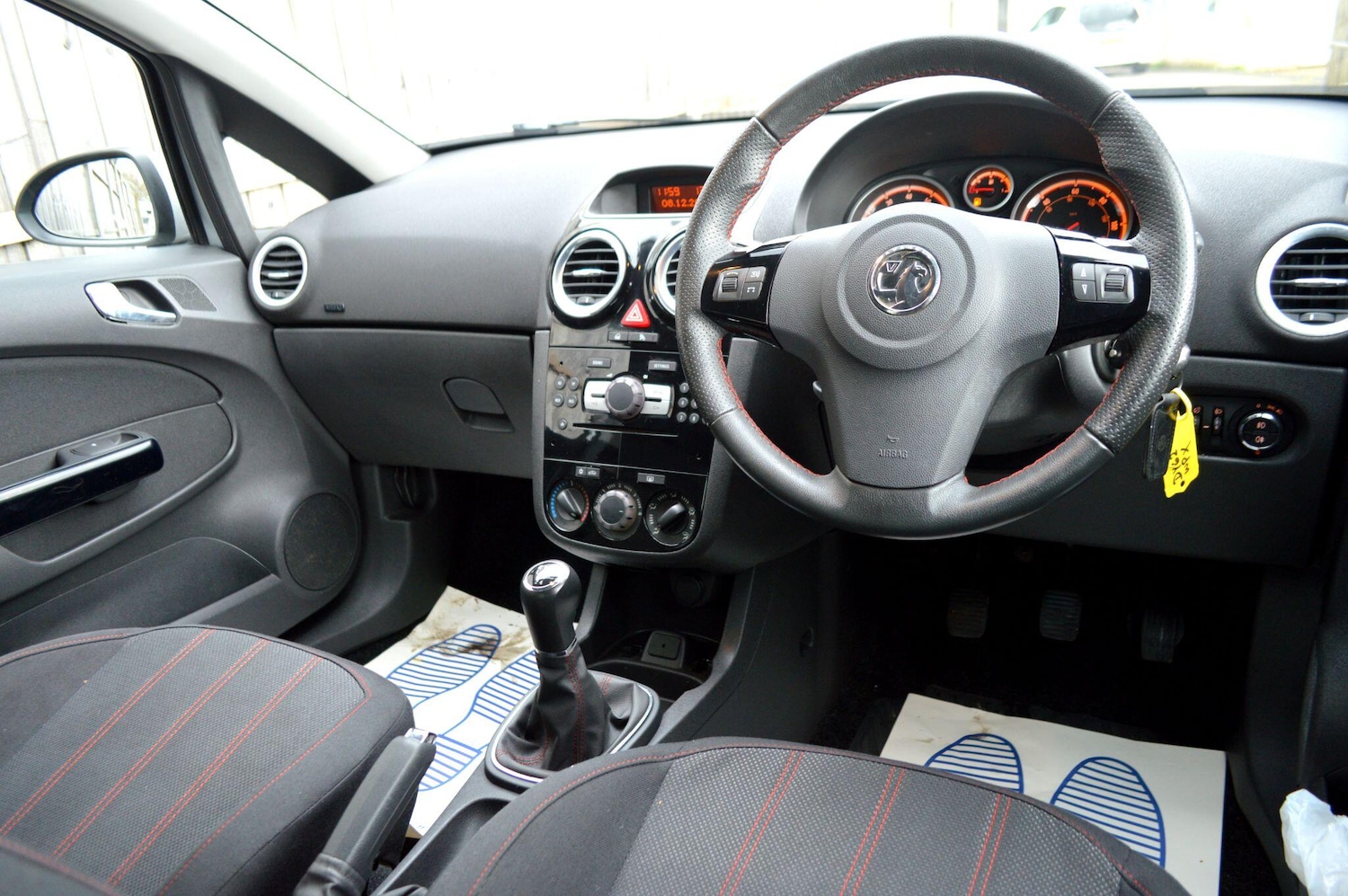 Used Vauxhall Corsa 2012 for sale - 76865902: Photo 2