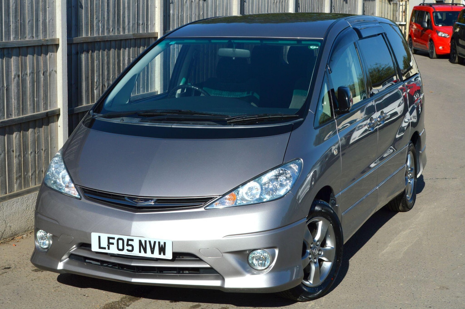 Used Toyota Estima for sale - 76200364: Photo 1