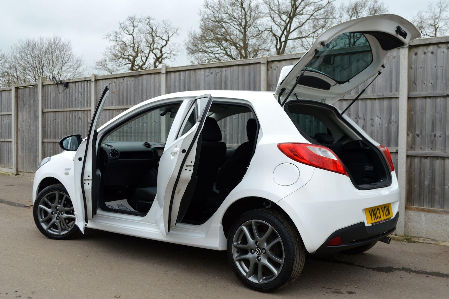 Used Mazda Mazda2 2013 for sale - 76952903: Photo 12