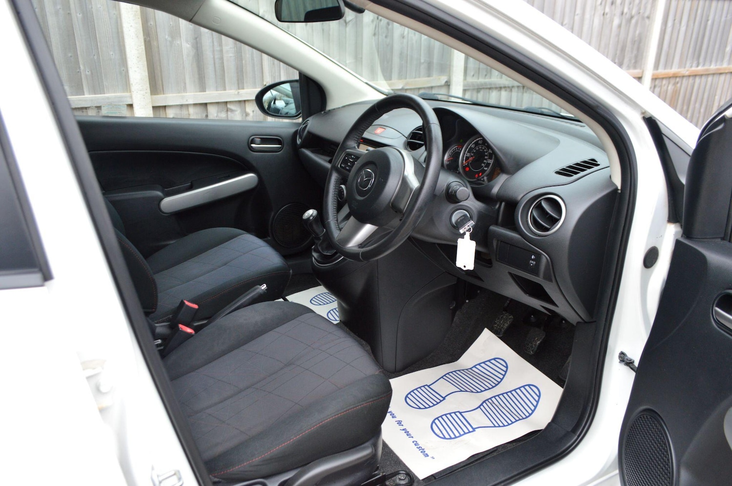 Used Mazda Mazda2 2013 for sale - 76952903: Photo 15