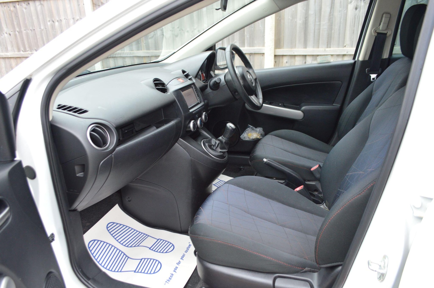 Used Mazda Mazda2 2013 for sale - 76952903: Photo 18