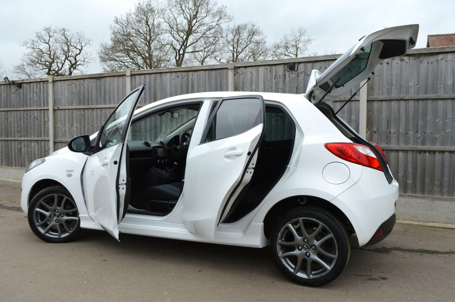 Used Mazda Mazda2 2013 for sale - 76952903: Photo 19