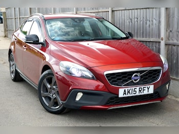 Used Volvo V40 2015 for sale - 79316175: Photo