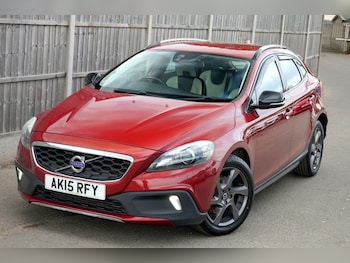 Used Volvo V40 2015 for sale - 79316175: Photo