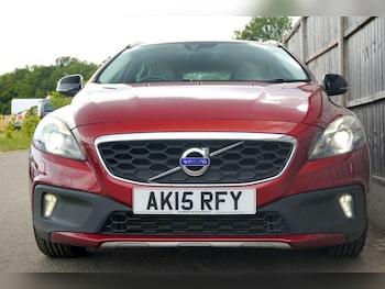 Used Volvo V40 2015 for sale - 79316175: Photo
