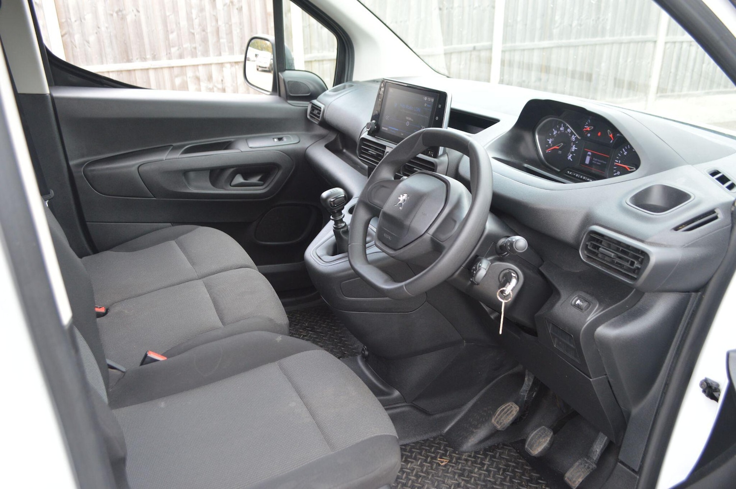 Used Peugeot Partner 2023 for sale - 77994348: Photo 2