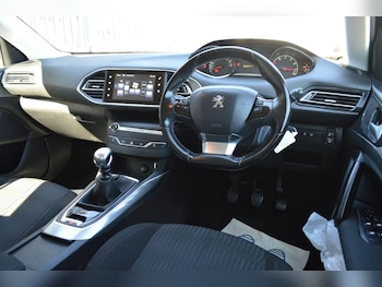 Used Peugeot 308 2015 for sale - 78447349: Photo
