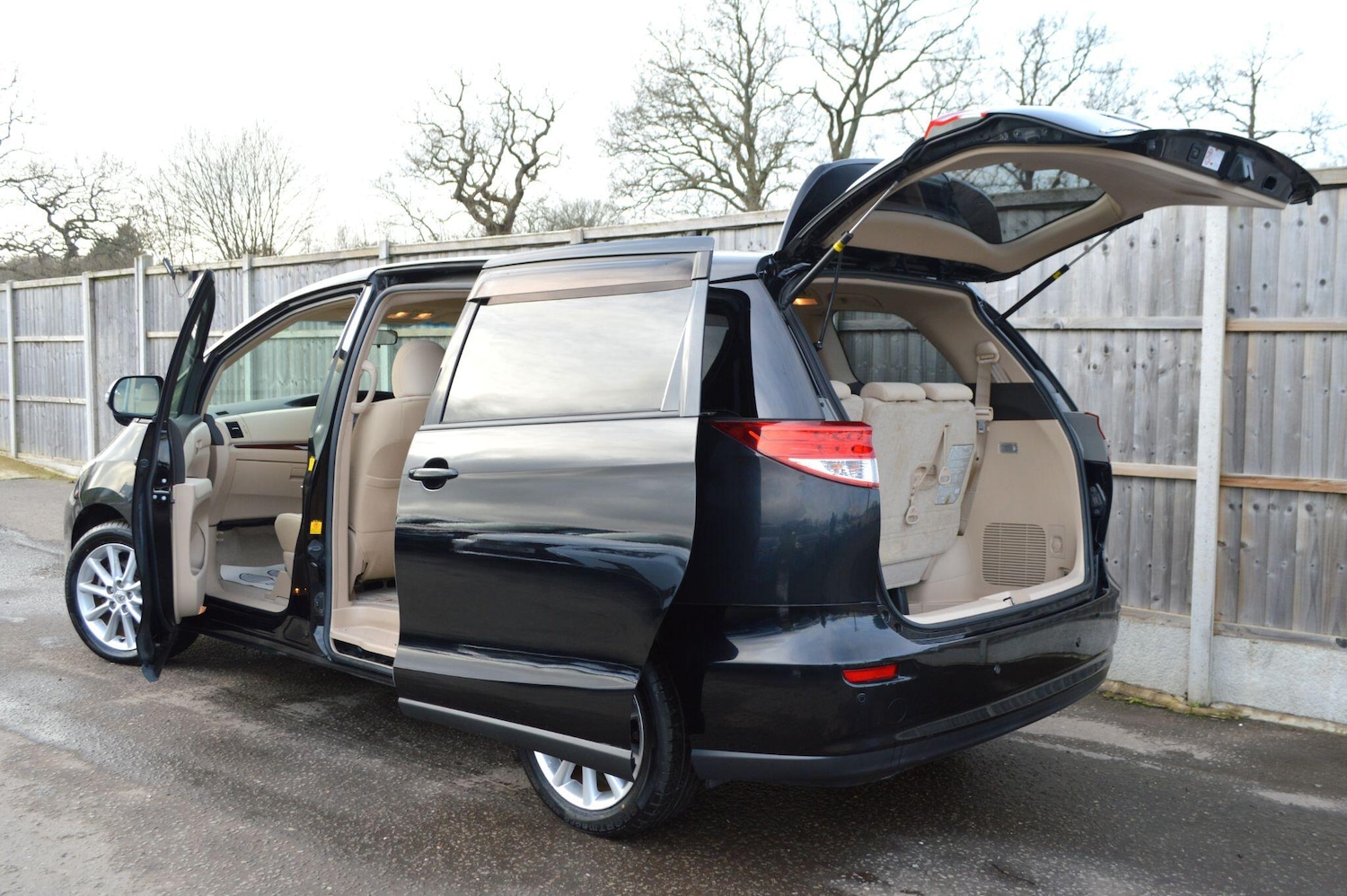 Used Toyota Estima 2026 for sale - 77387783: Photo 25