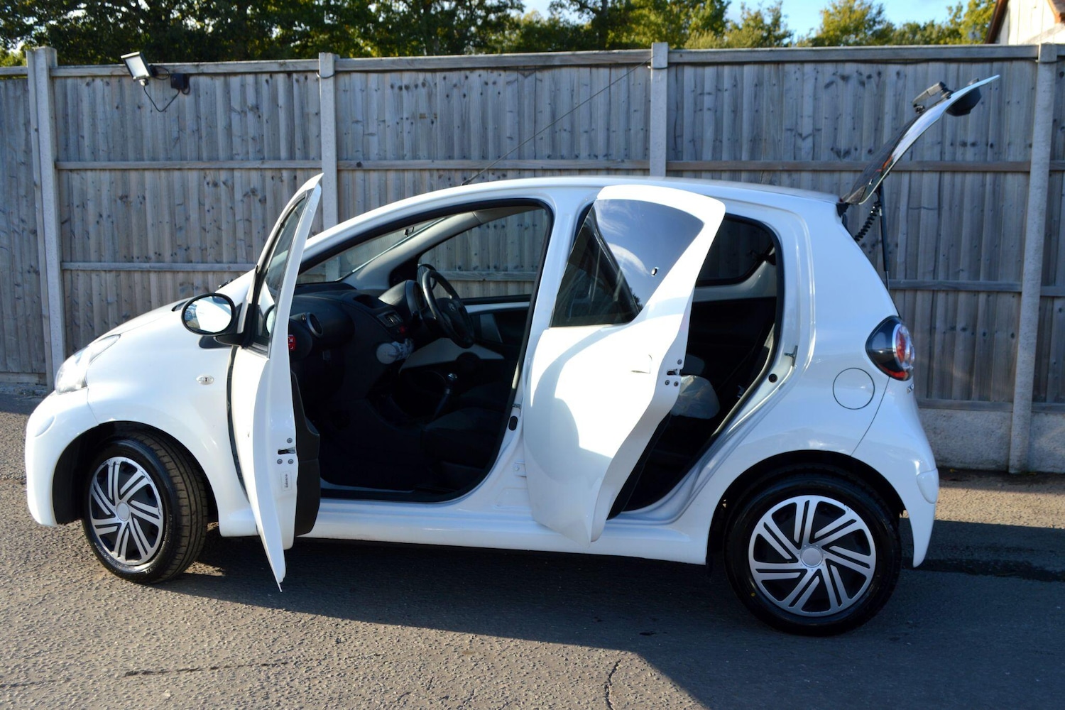 Used Toyota AYGO 2013 for sale - 76371475: Photo 13