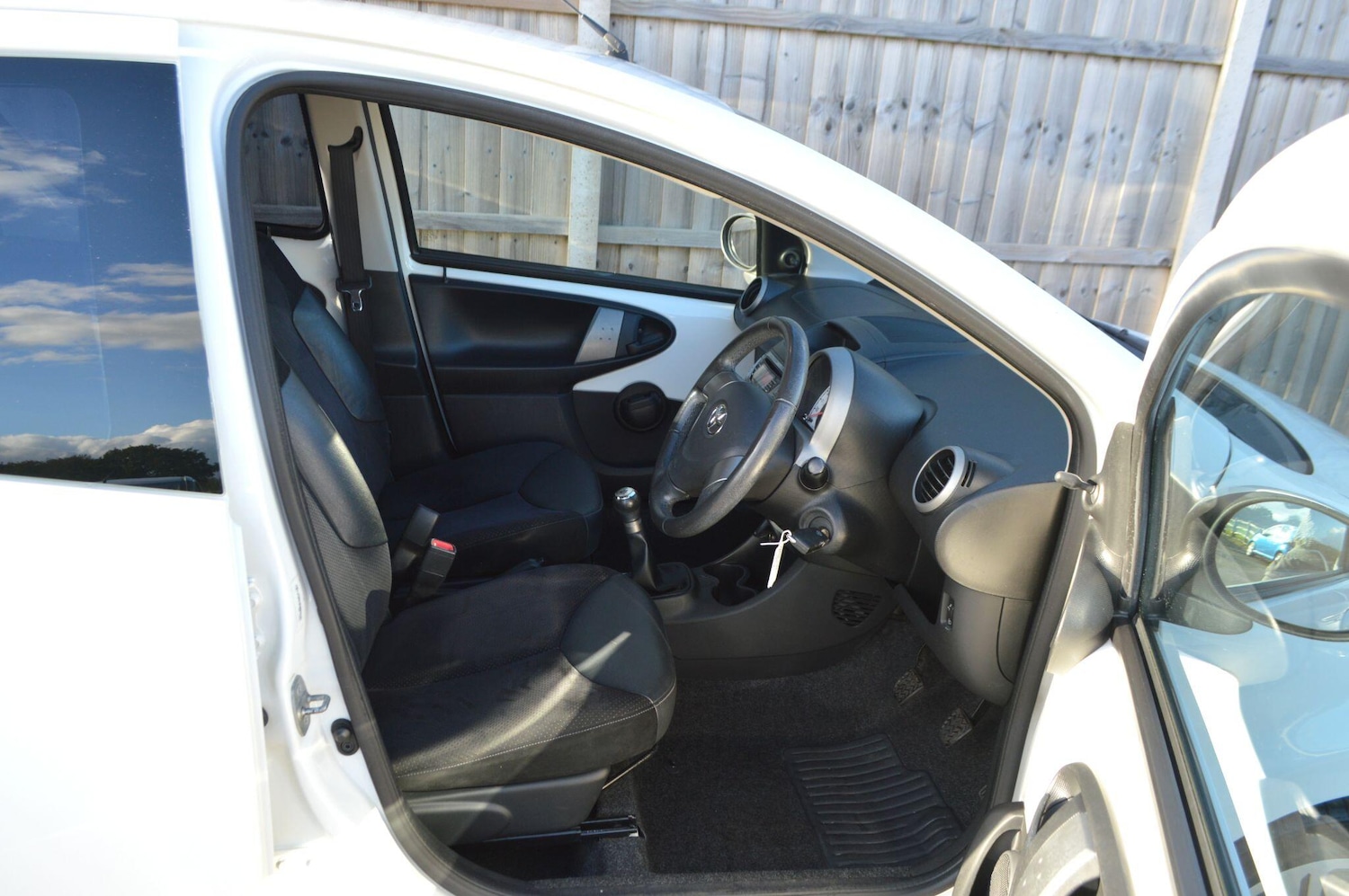Used Toyota AYGO 2013 for sale - 76371475: Photo 14