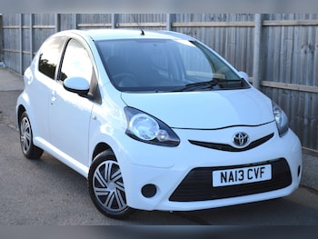 2013 (13) - 1.0 VVT-i Ice Euro 5 5dr