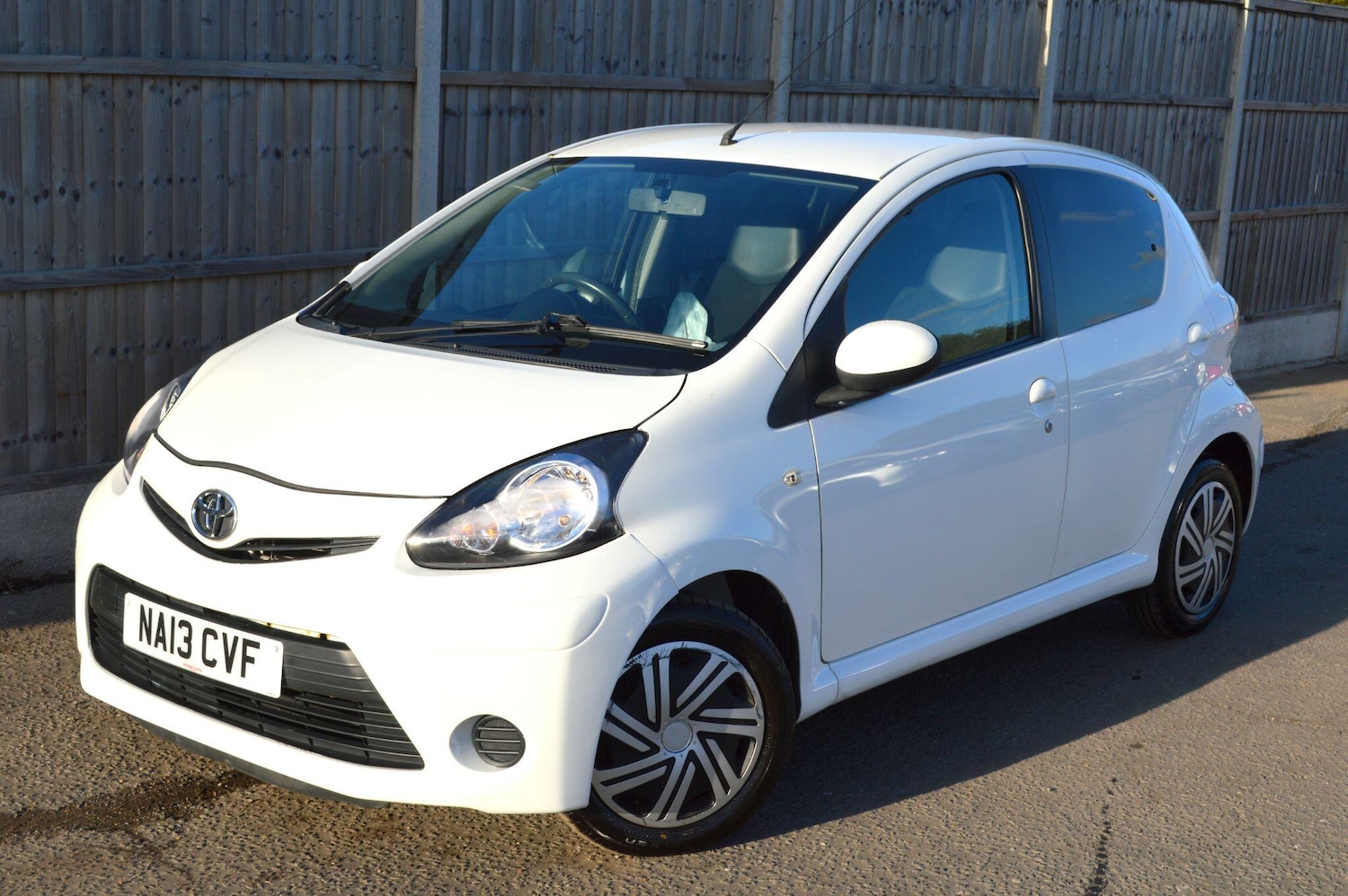 Used Toyota AYGO 2013 for sale - 76371475: Photo 23