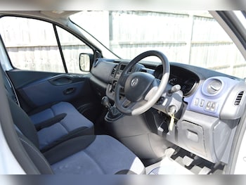 Used Vauxhall Vivaro 2017 for sale - 75915315: Photo