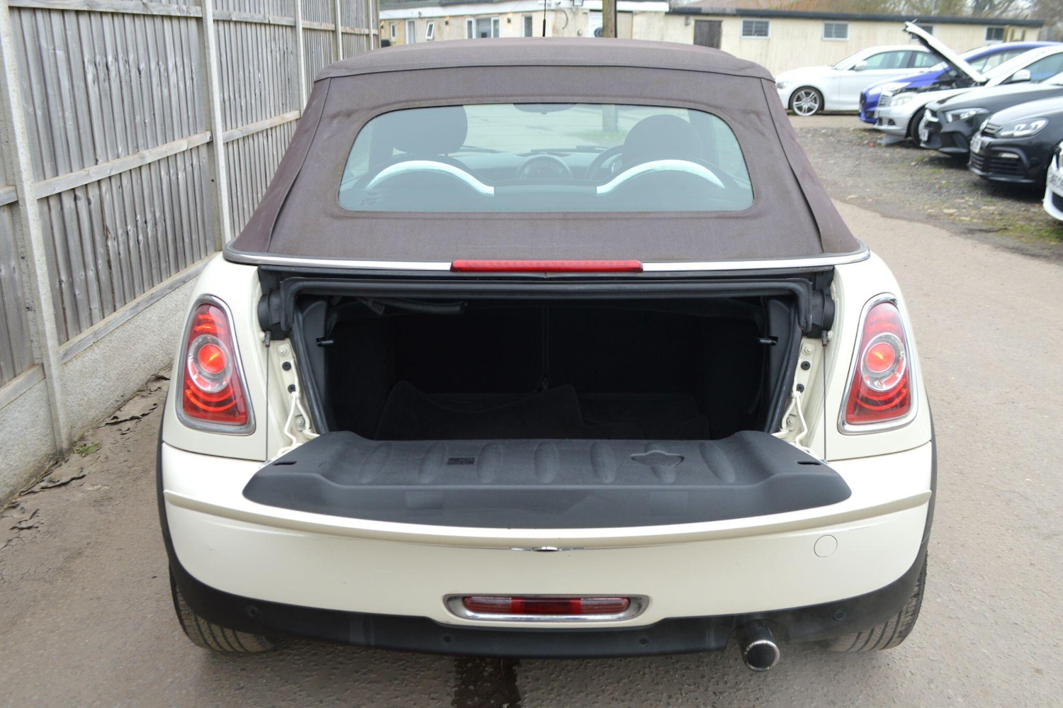 Used MINI Convertible 2014 for sale - 77784778: Photo 15