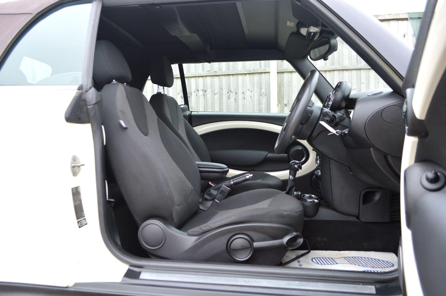 Used MINI Convertible 2014 for sale - 77784778: Photo 20