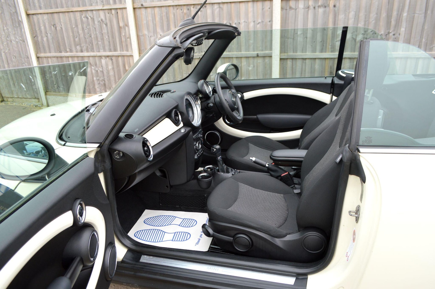 Used MINI Convertible 2014 for sale - 77784778: Photo 23