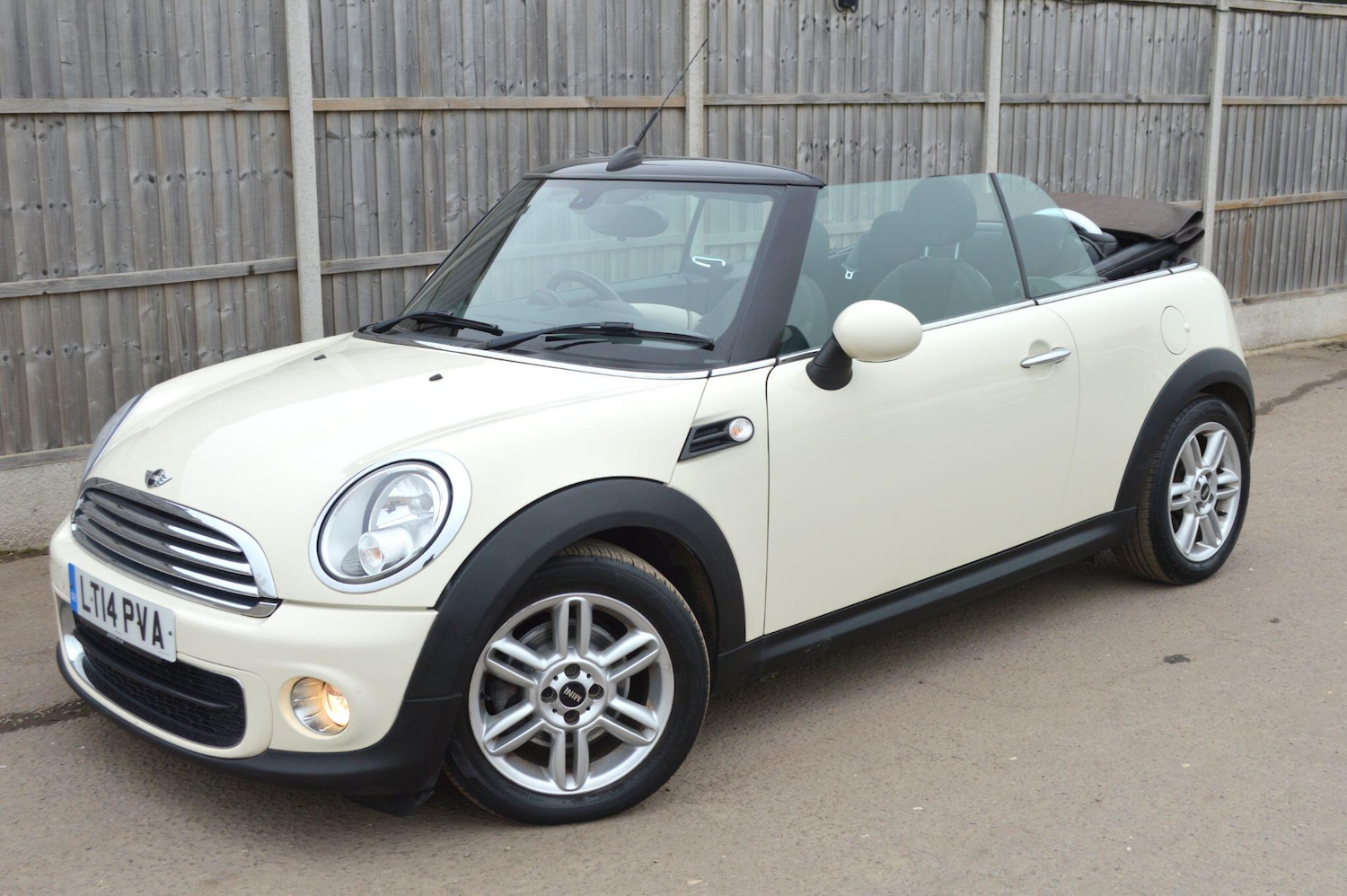 Used MINI Convertible 2014 for sale - 77784778: Photo 30