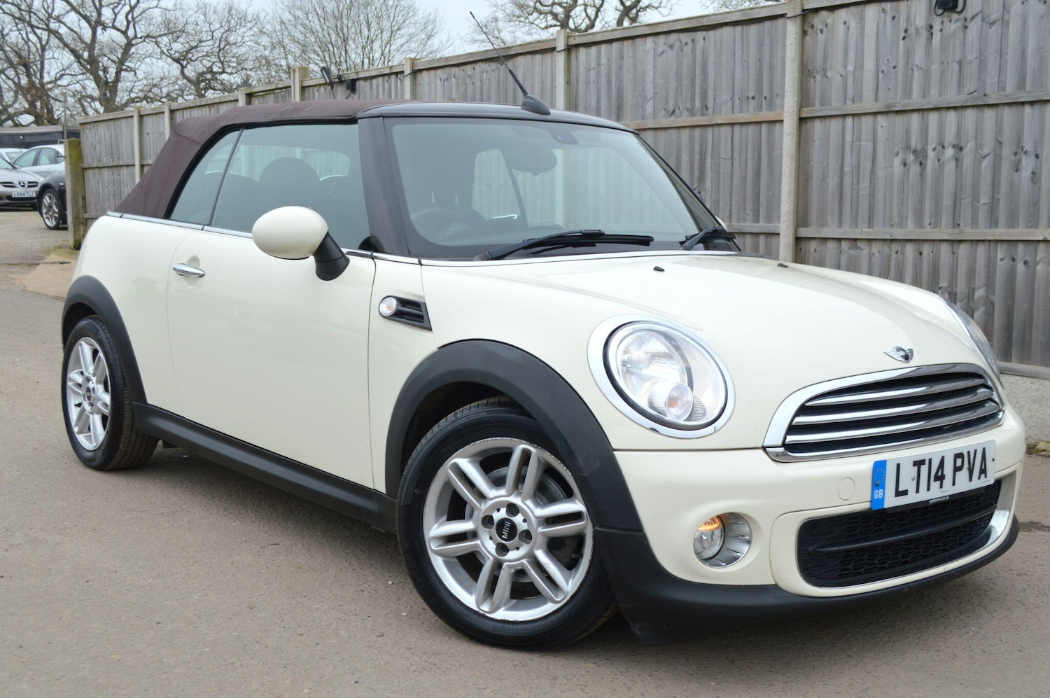 Used MINI Convertible 2014 for sale - 77784778: Photo 32
