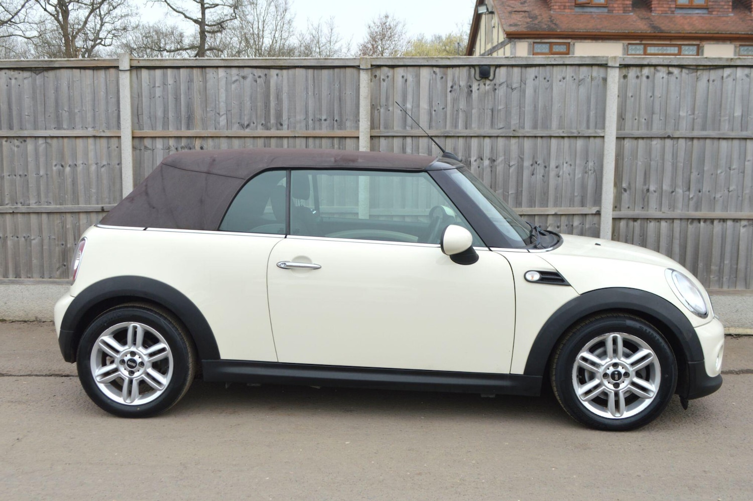 Used MINI Convertible 2014 for sale - 77784778: Photo 33