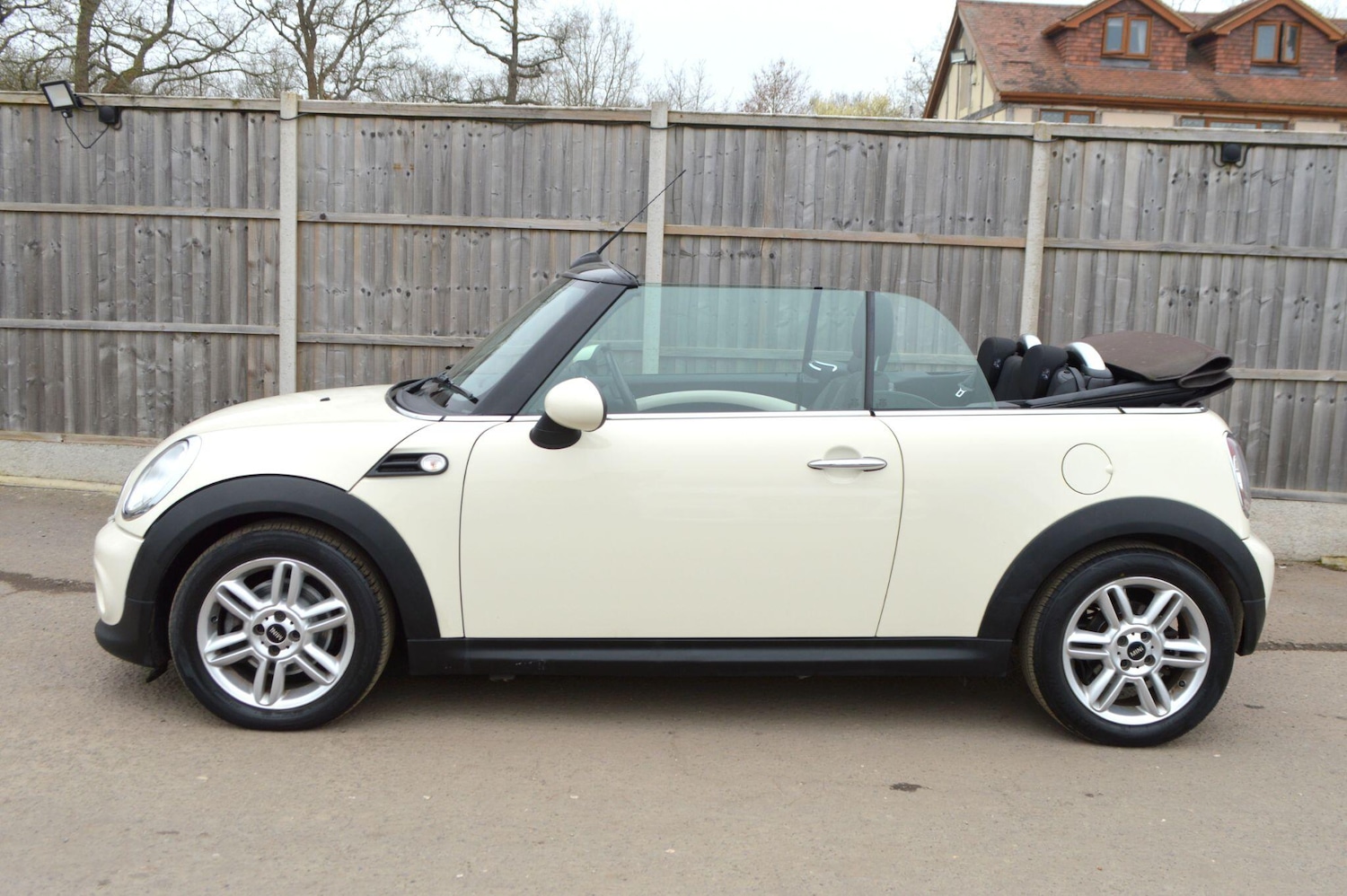 Used MINI Convertible 2014 for sale - 77784778: Photo 34