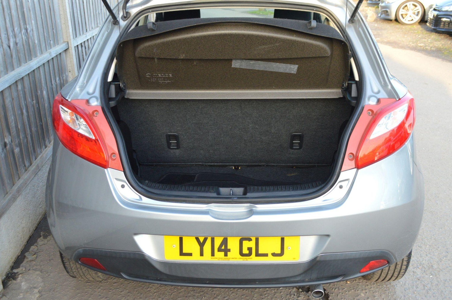 Used Mazda Mazda2 2014 for sale - 77683117: Photo 11