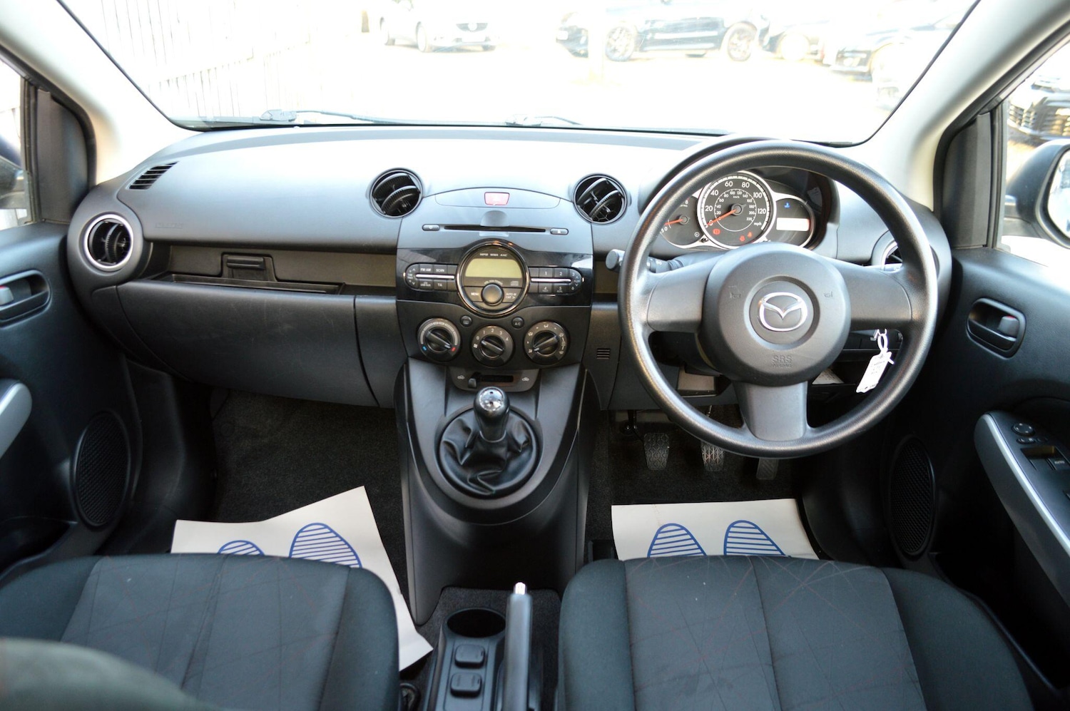 Used Mazda Mazda2 2014 for sale - 77683117: Photo 2