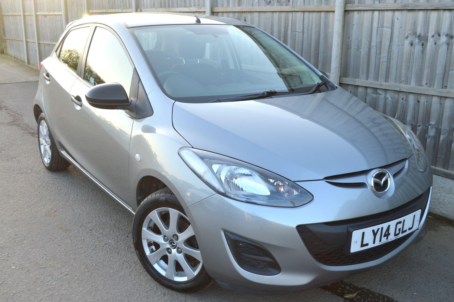 Used Mazda Mazda2 2014 for sale - 77683117: Photo 3