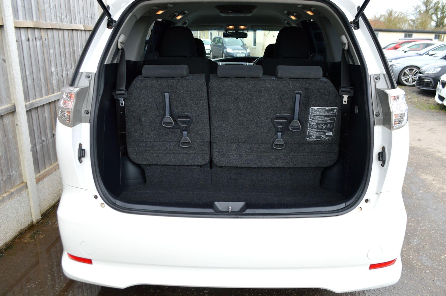 Used Toyota Estima for sale - 77633927: Photo 15