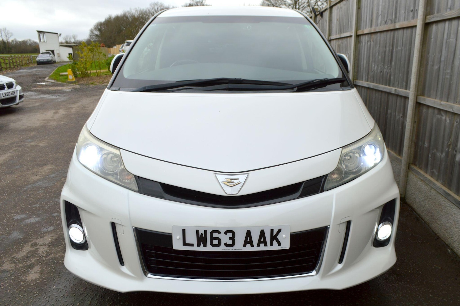 Used Toyota Estima for sale - 77633927: Photo 4