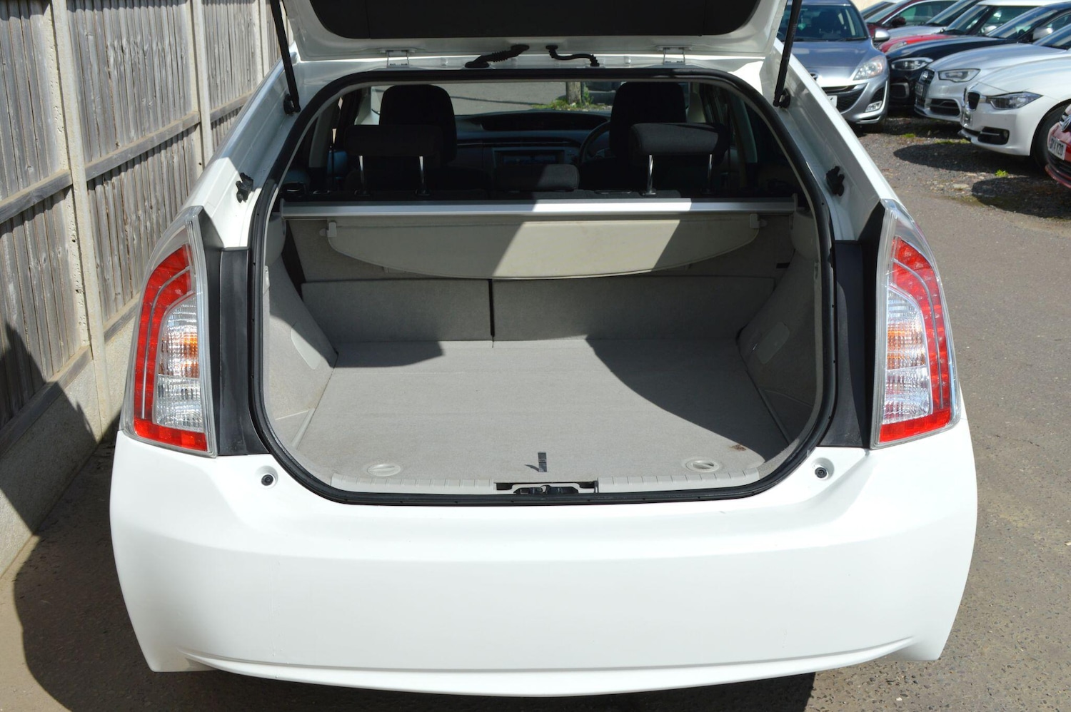 Used Toyota Prius 2020 for sale - 76472777: Photo 11