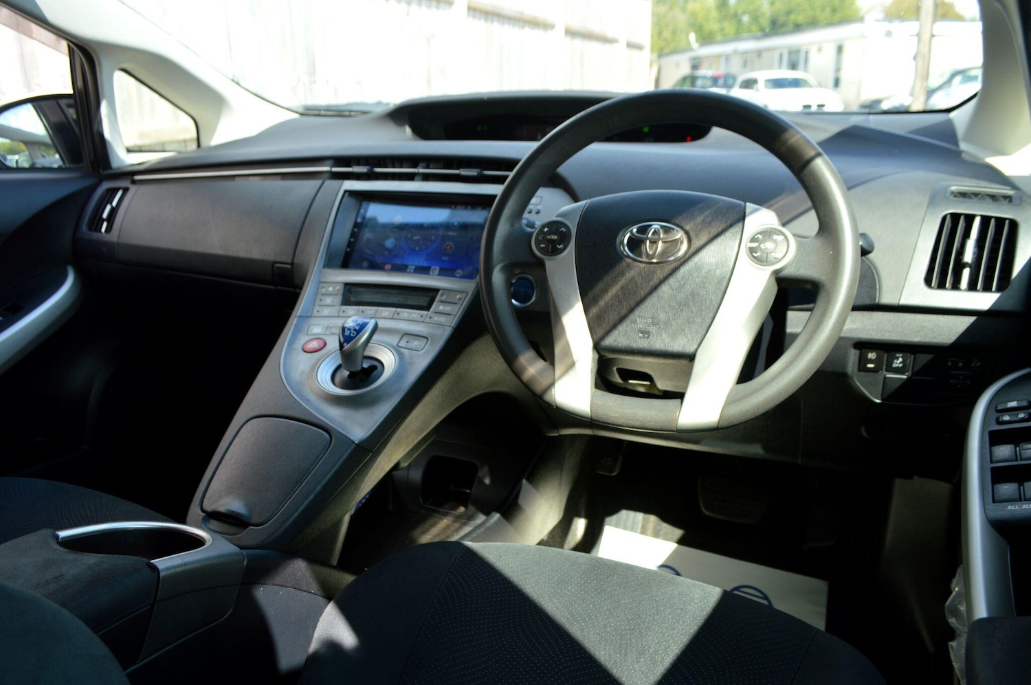 Used Toyota Prius 2020 for sale - 76472777: Photo 2