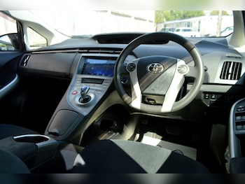 Used Toyota Prius 2014 for sale - 76472777: Photo