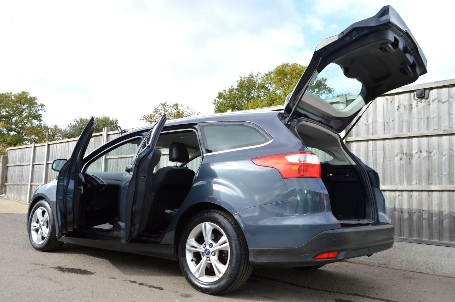 Used Ford Focus 2011 for sale - 76388890: Photo 15