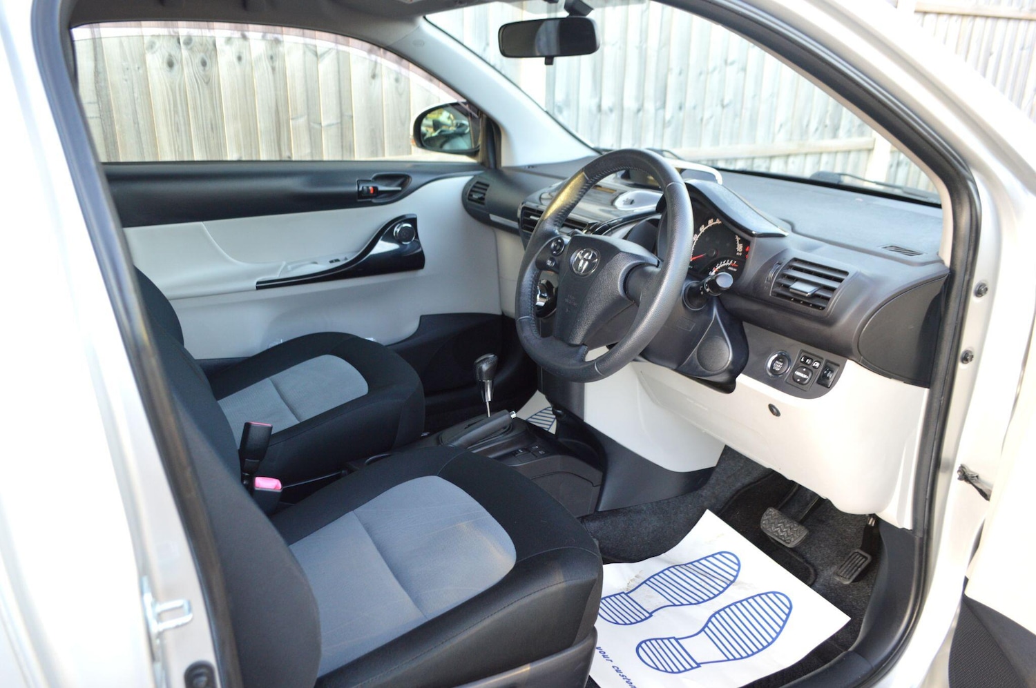 Used Toyota IQ for sale - 76560879: Photo 2