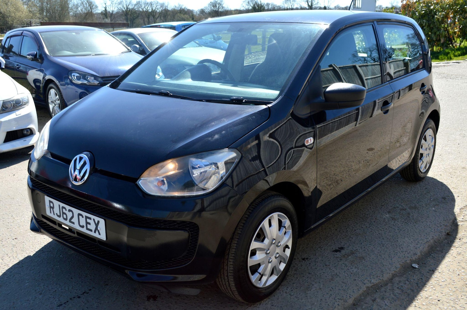 Used Volkswagen up! 2013 for sale - 76994416: Photo 3