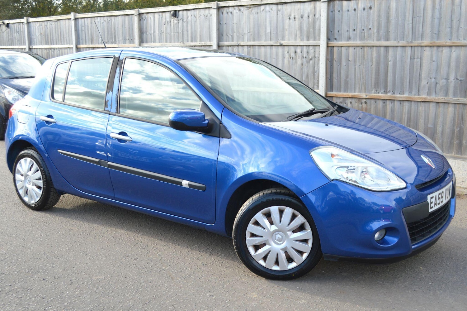 Used Renault Clio 2009 for sale - 76993027: Photo 19