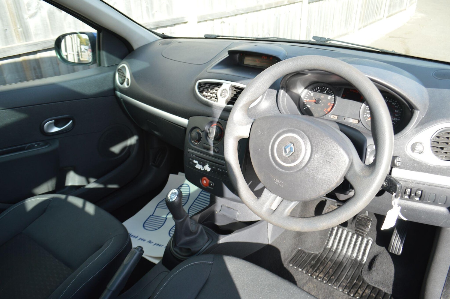 Used Renault Clio 2009 for sale - 76993027: Photo 2