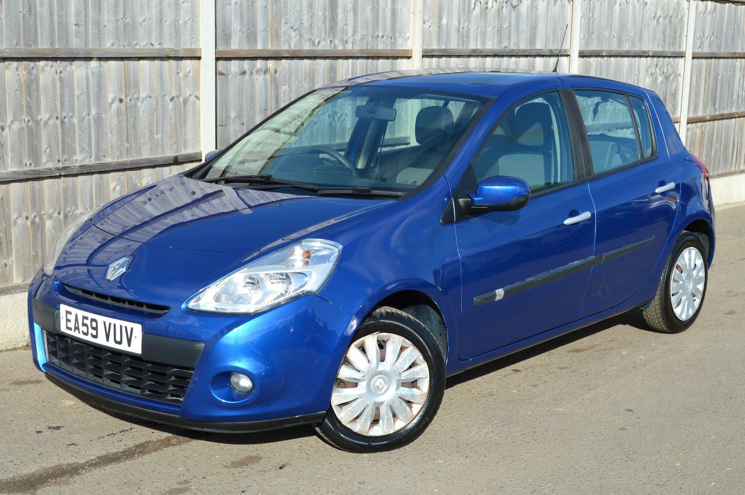 Used Renault Clio 2009 for sale - 76993027: Photo 24