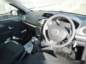 Used Renault Clio 2009 for sale - 76993027: Photo