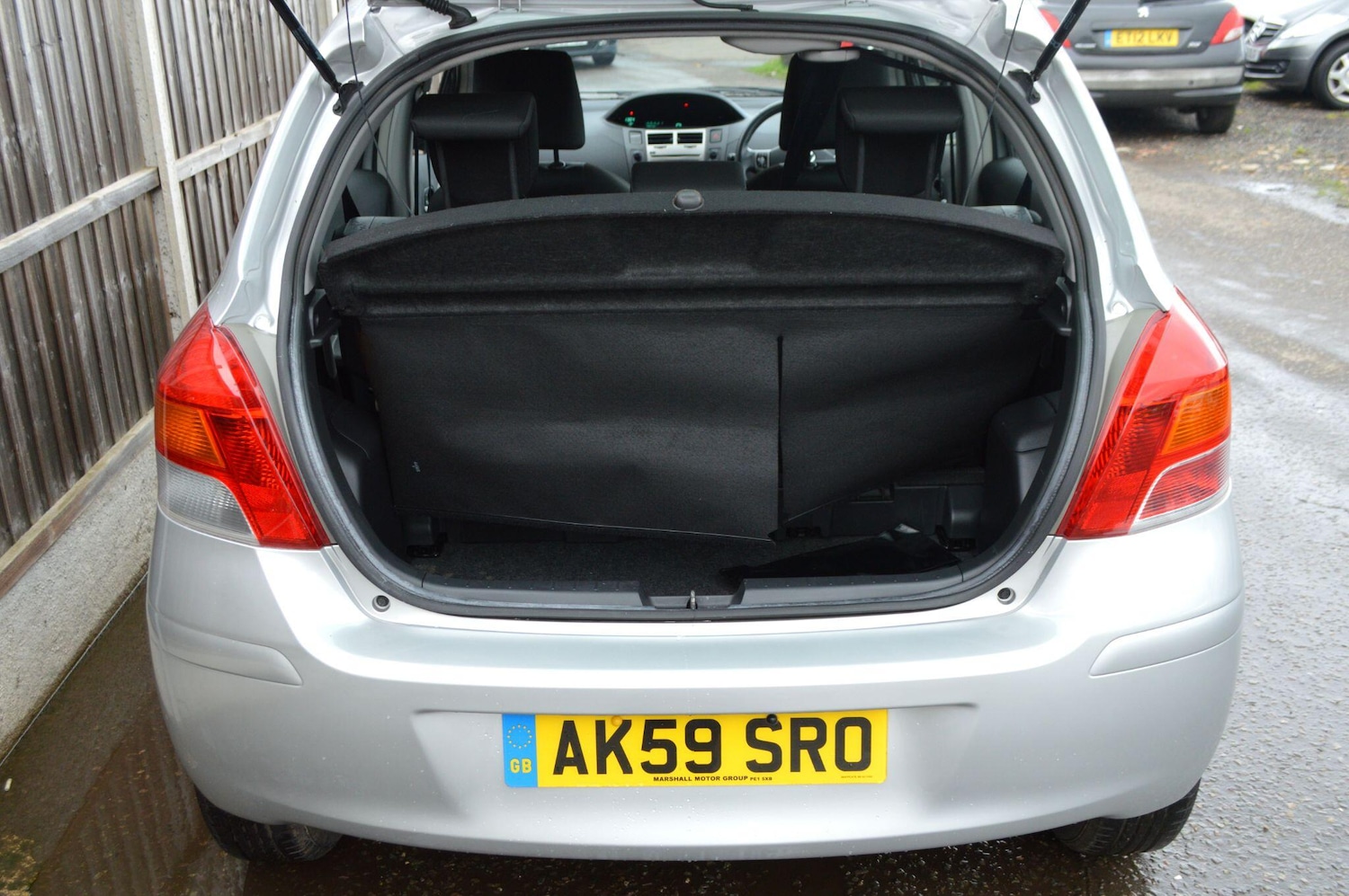 Used Toyota Yaris 2009 for sale - 76549397: Photo 11