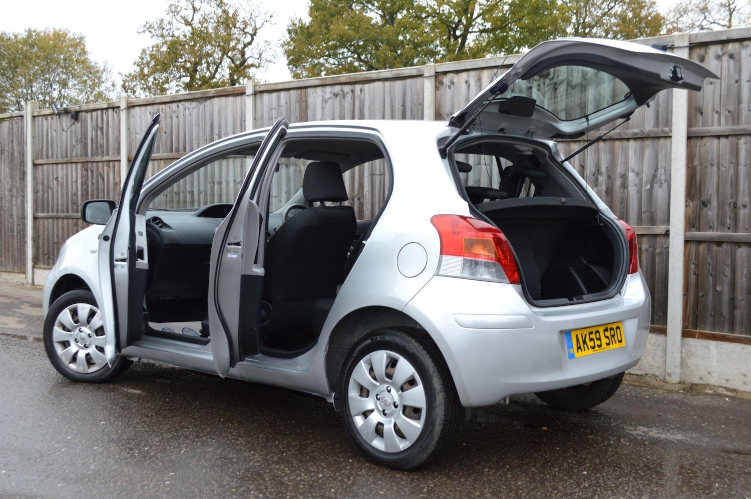 Used Toyota Yaris 2009 for sale - 76549397: Photo 13