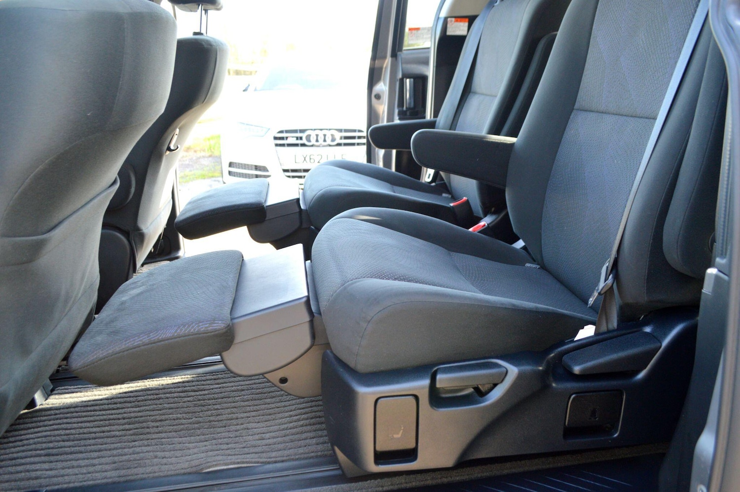 Used Toyota Estima for sale - 77784353: Photo 27