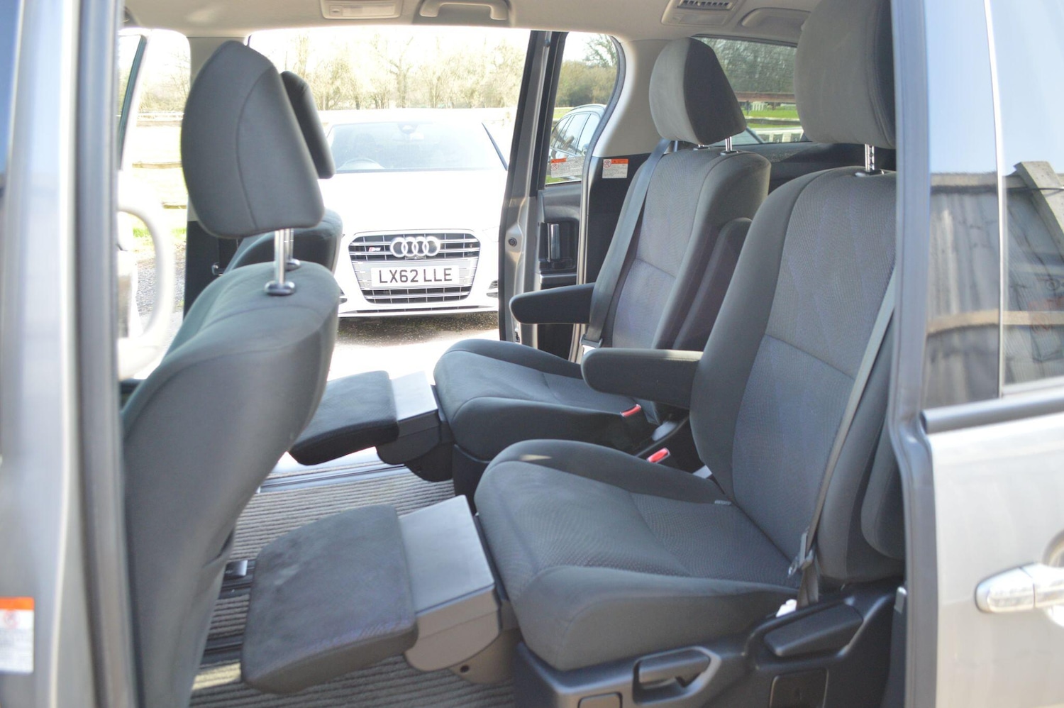 Used Toyota Estima for sale - 77784353: Photo 28