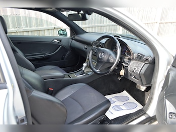 Used Mercedes-Benz CLC 2009 for sale - 76094288: Photo