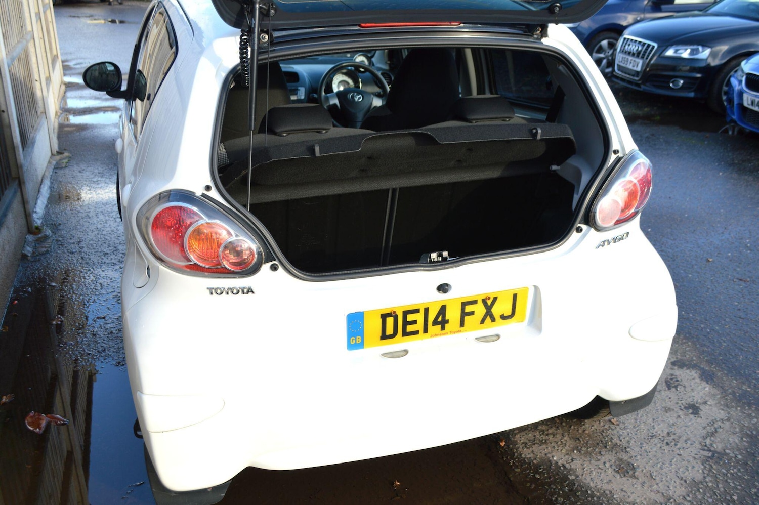 Used Toyota AYGO 2014 for sale - 76801881: Photo 10