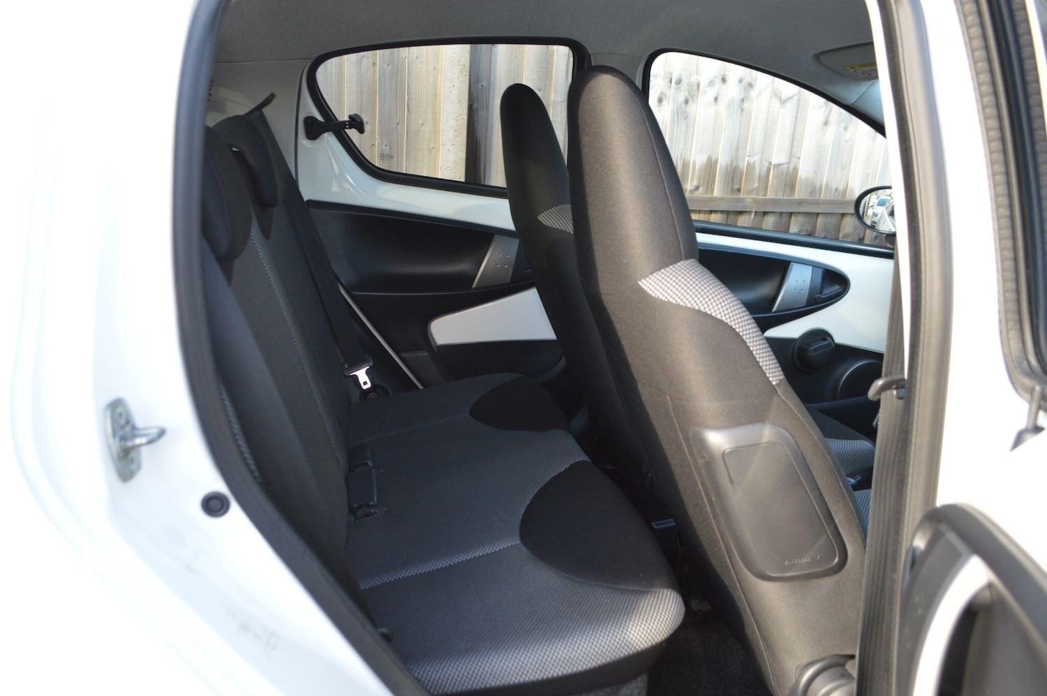 Used Toyota AYGO 2014 for sale - 76801881: Photo 9