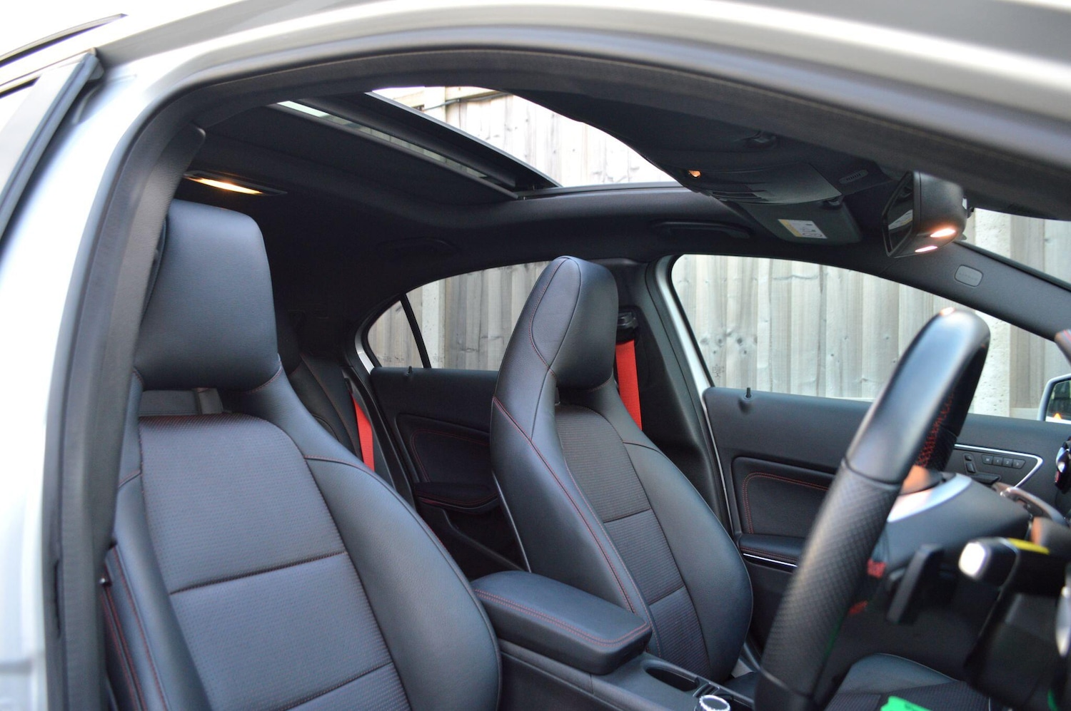 Used Mercedes-Benz A-Class for sale - 76701945: Photo 2