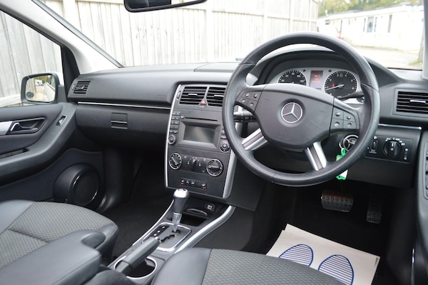 Used Mercedes-Benz B Class 2010 for sale - 76284304: Photo 2