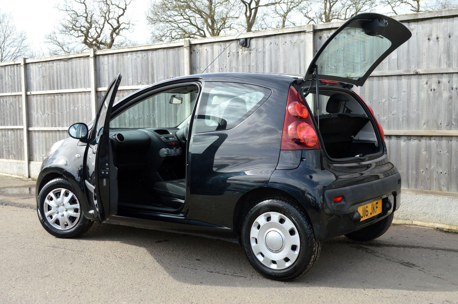 Used Peugeot 107 for sale - 77909775: Photo 12